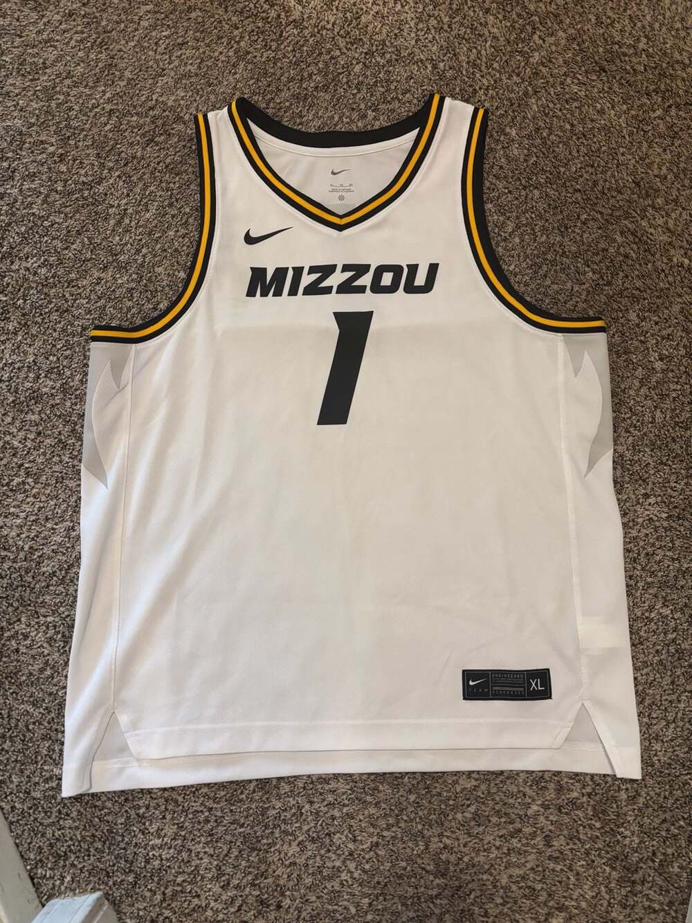 Nike Missouri Tigers Mizzou #1 White Basketball Jersey. XL. Like New